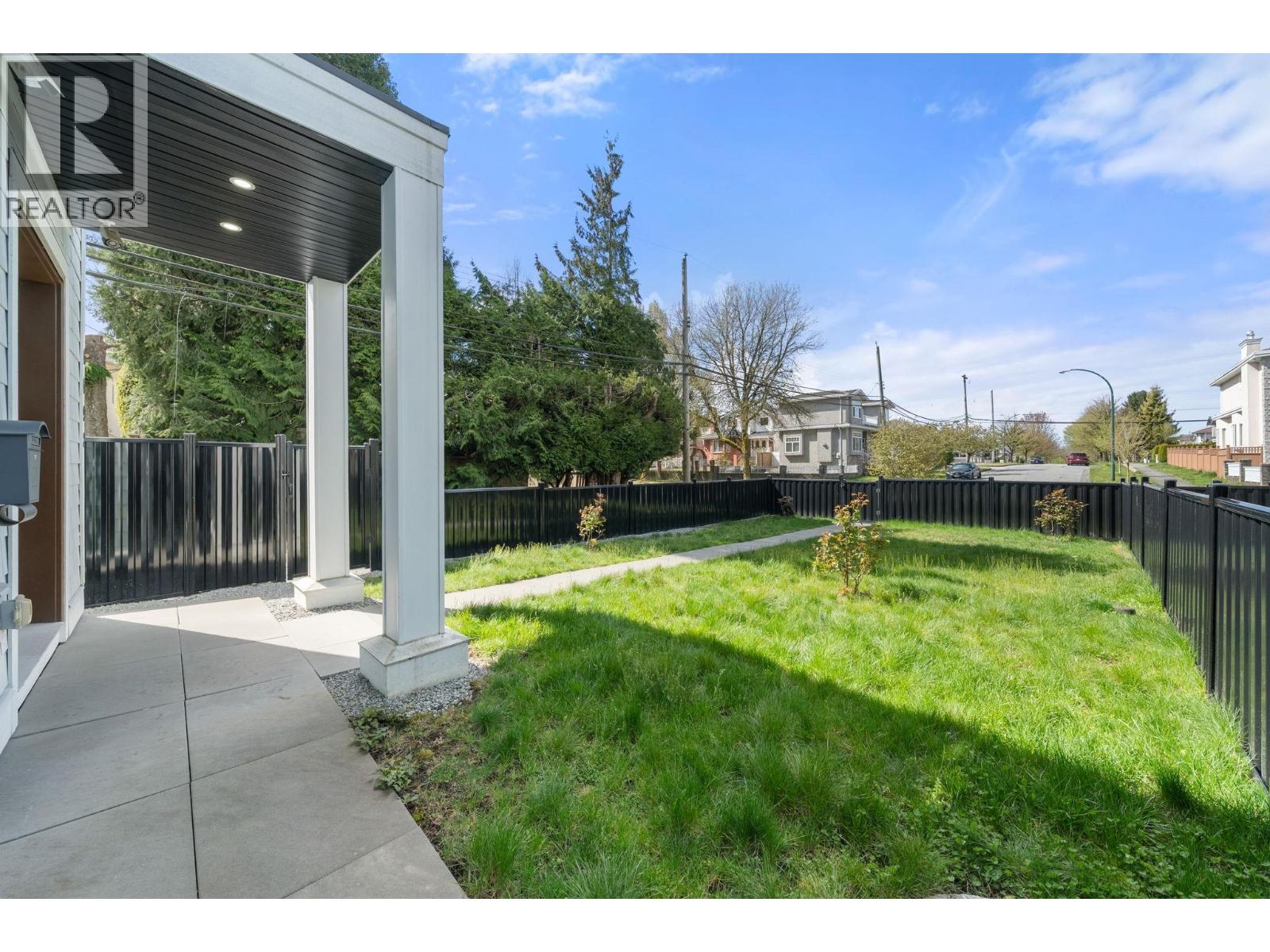 6692 Nanaimo Street Property Photo 34