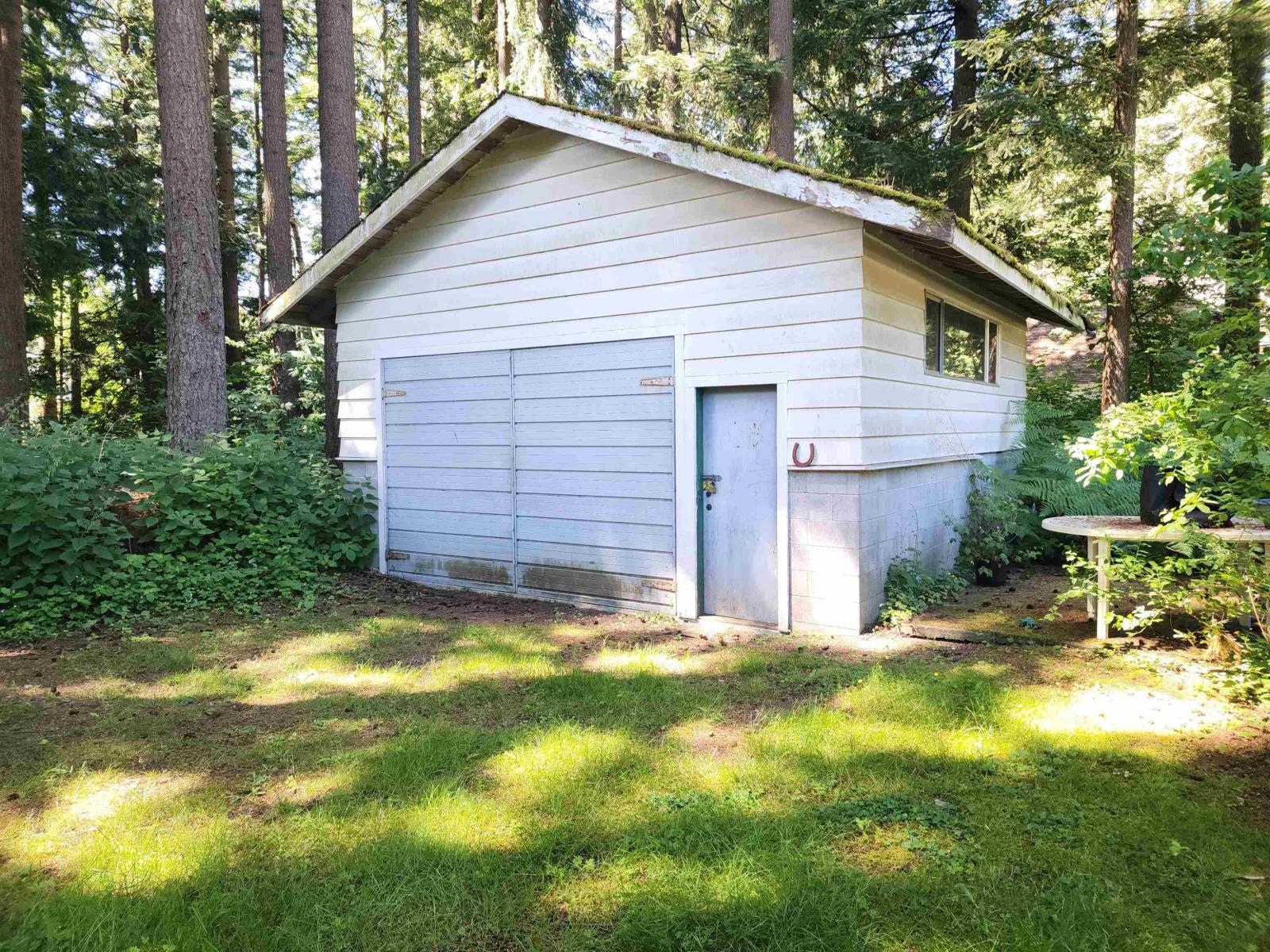 20176 28 Avenue Property Photo 6