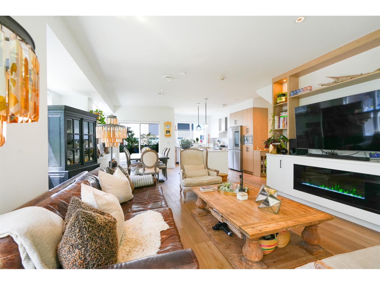 38 12585 104a Avenue Property Photo 8
