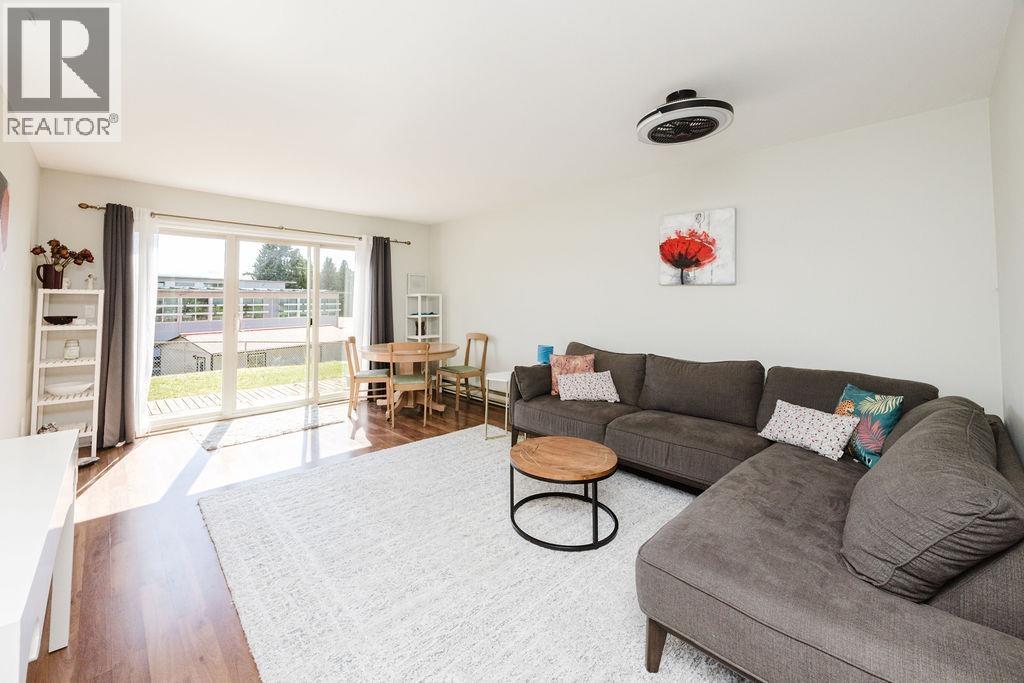 2 622 FARNHAM ROAD Property Photo 1