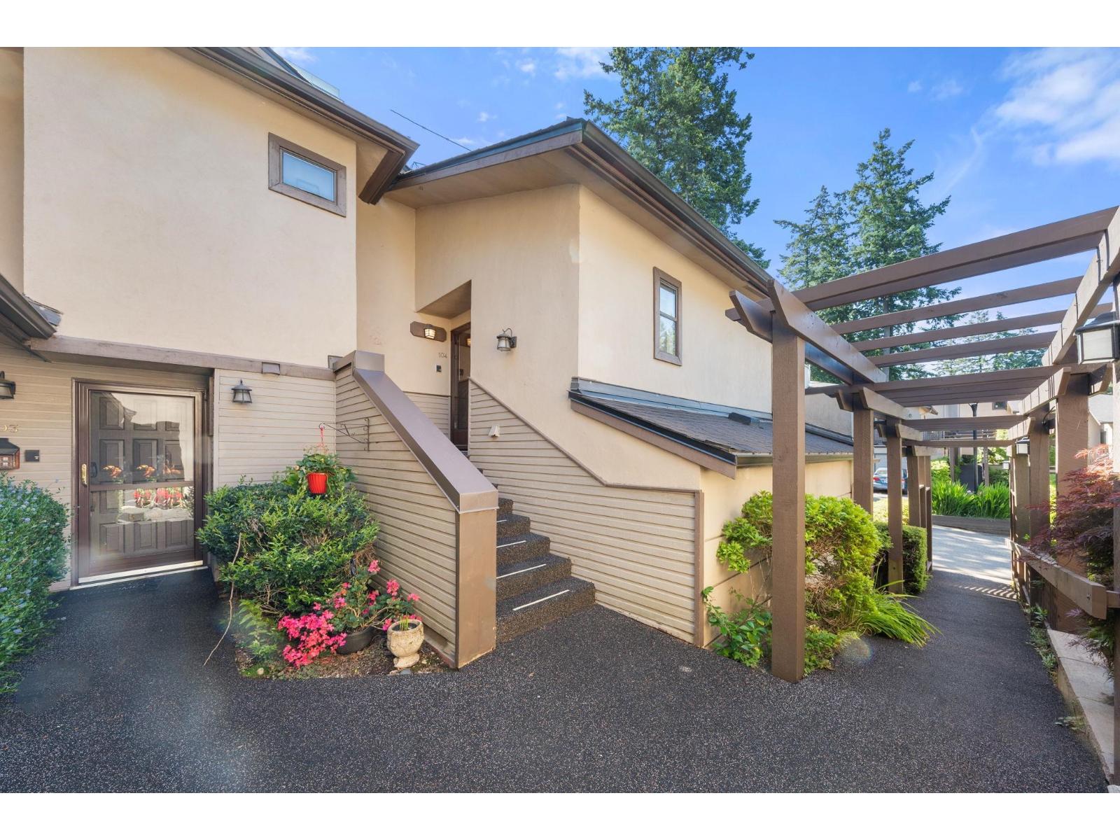 104 12749 16 Avenue Property Photo 2