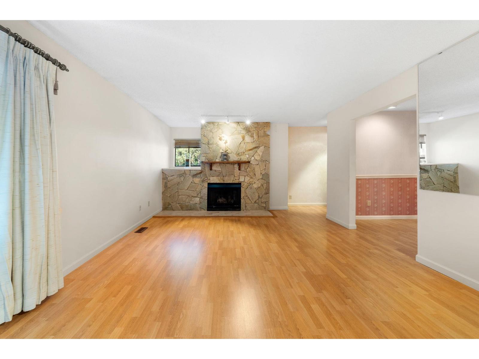 104 12749 16 Avenue Property Photo 8