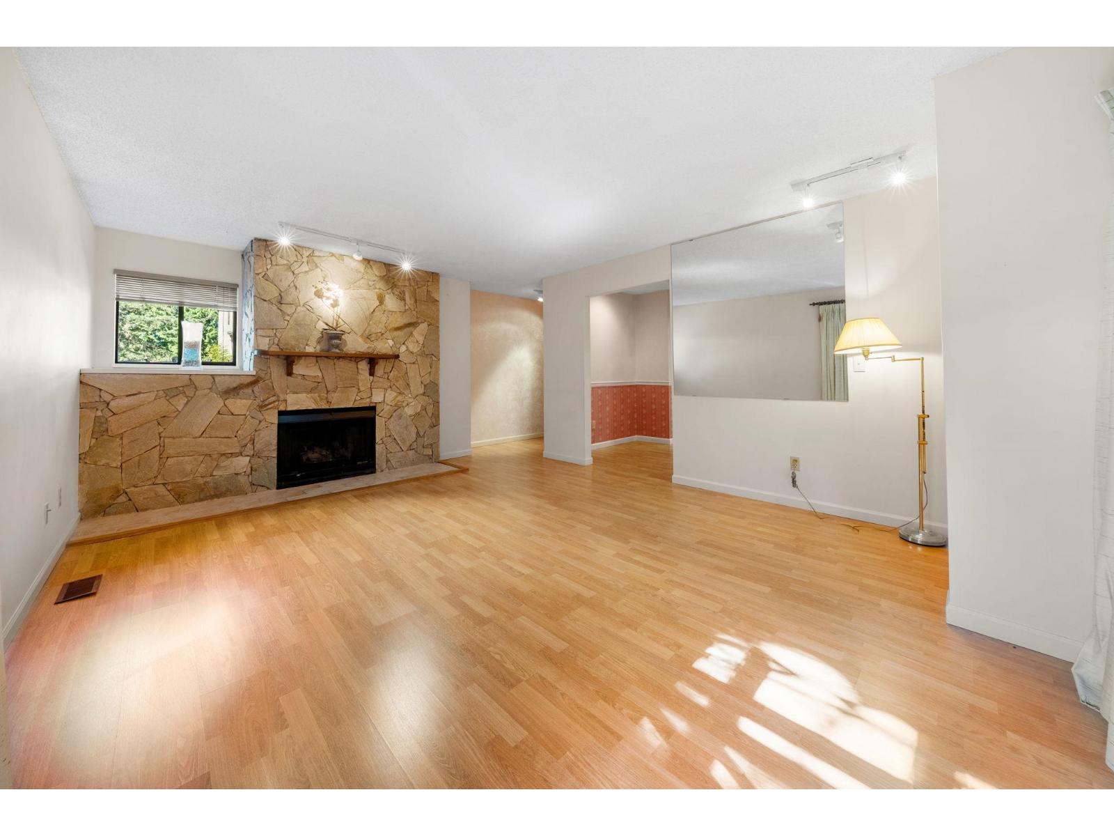104 12749 16 Avenue Property Photo 9