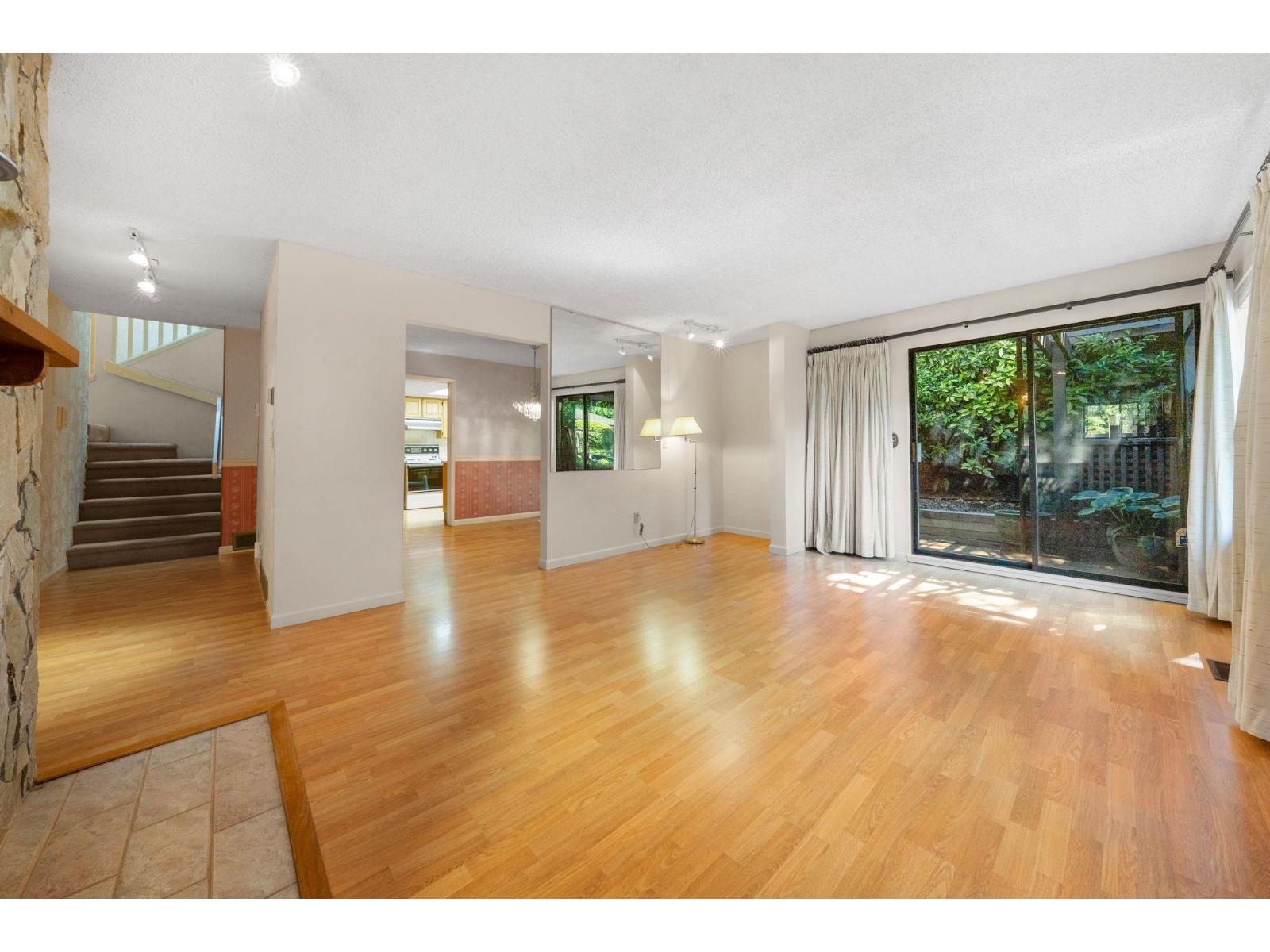 104 12749 16 Avenue Property Photo 10