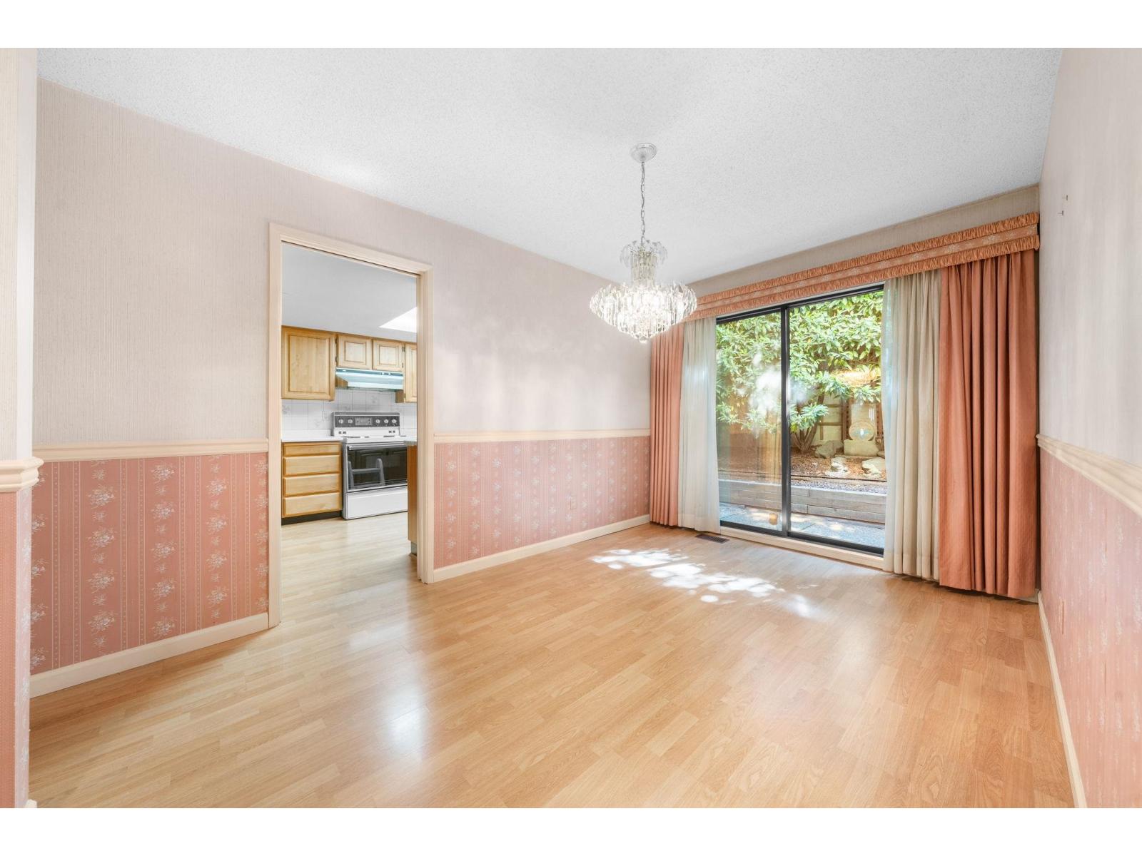 104 12749 16 Avenue Property Photo 11