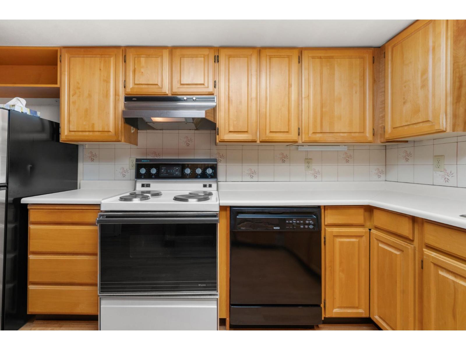 104 12749 16 Avenue Property Photo 15