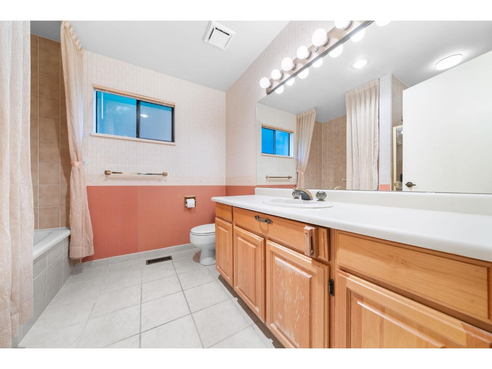 104 12749 16 Avenue Property Photo 22