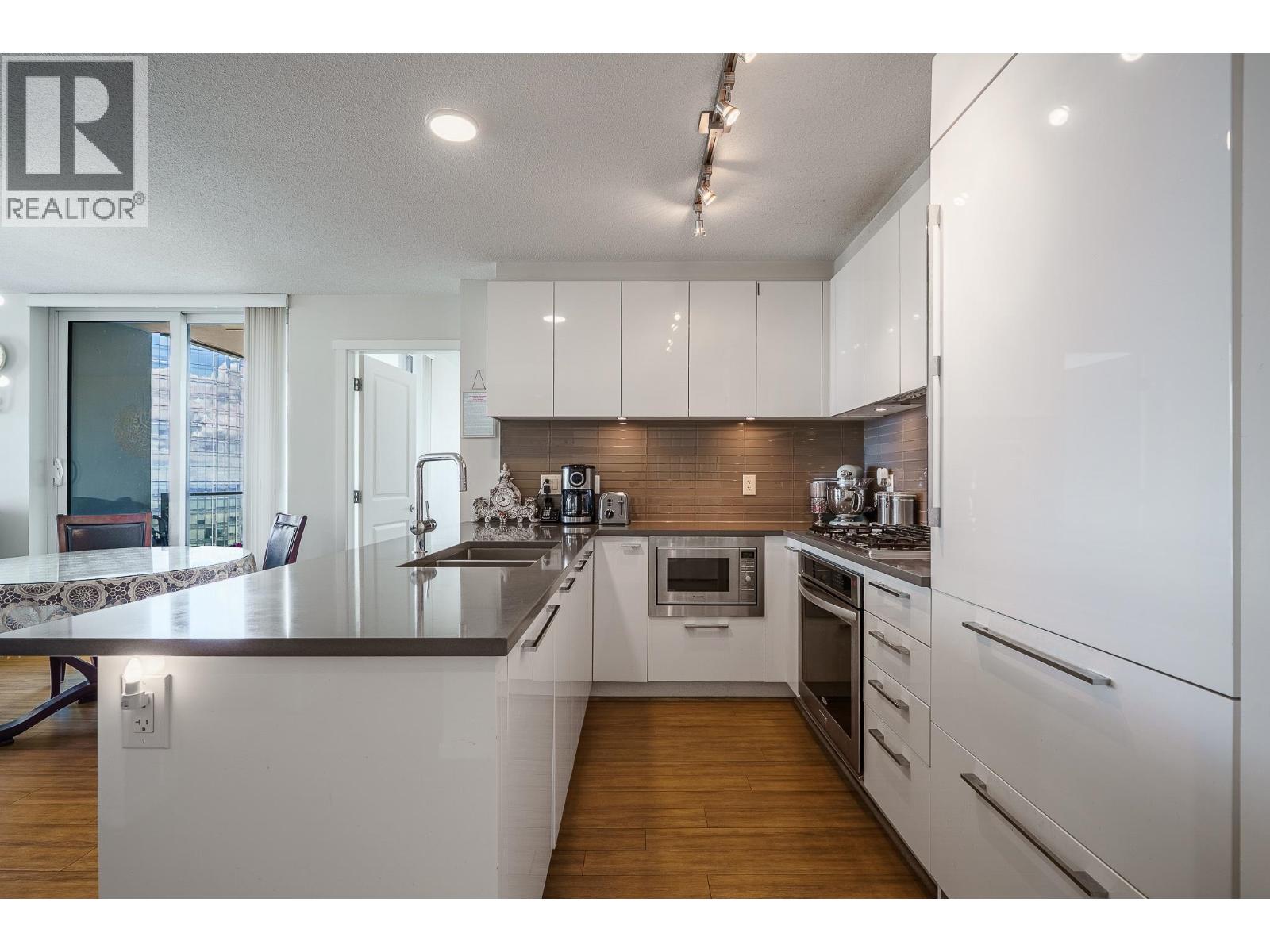 3007 6658 Dow Avenue Property Photo 10