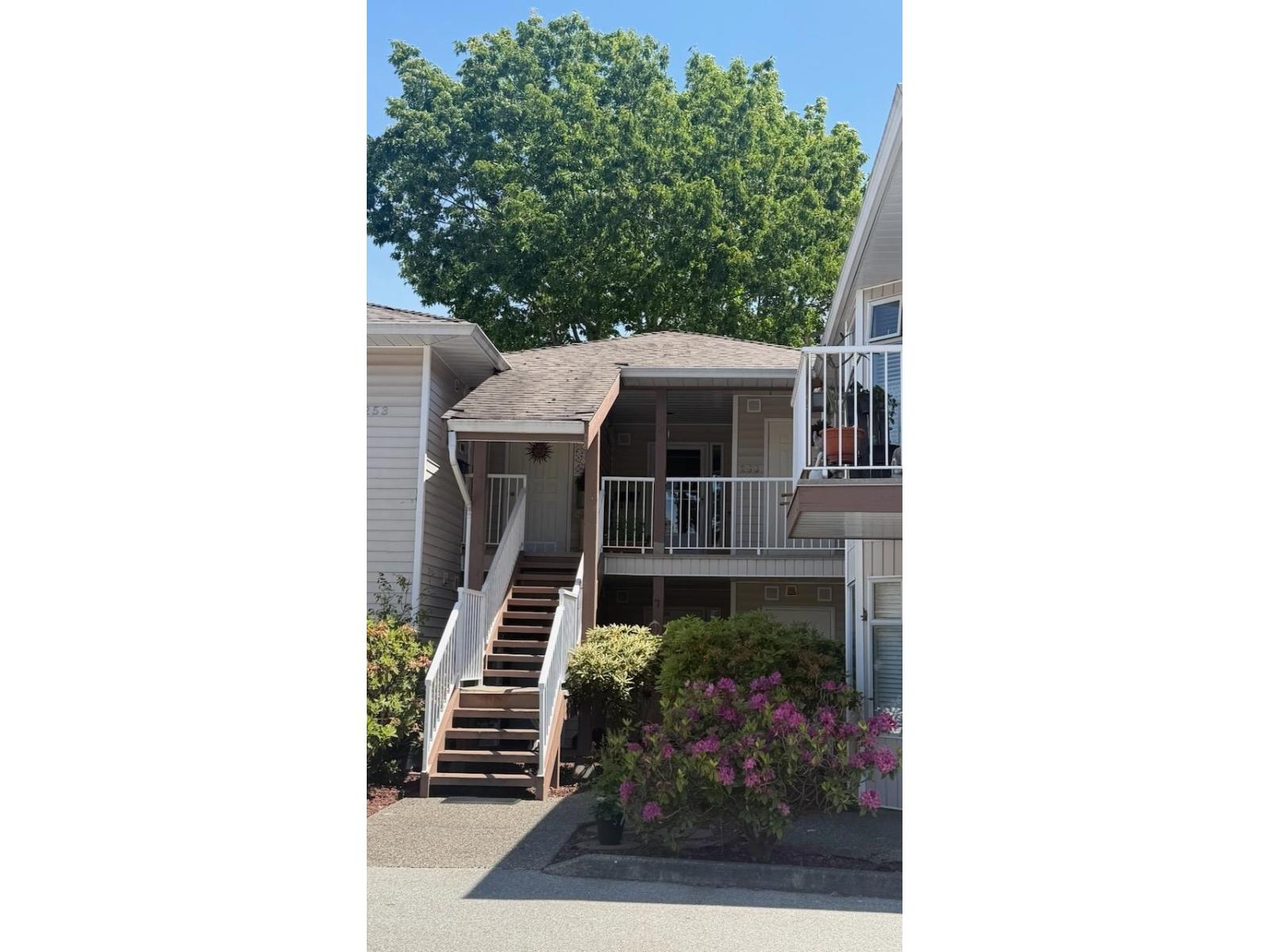 153 6875 121 Street Property Photo 2