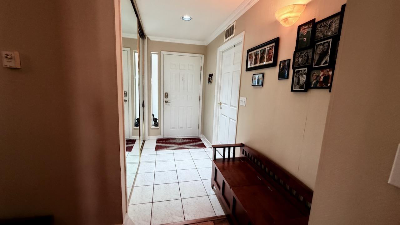 153 6875 121 Street Property Photo 4