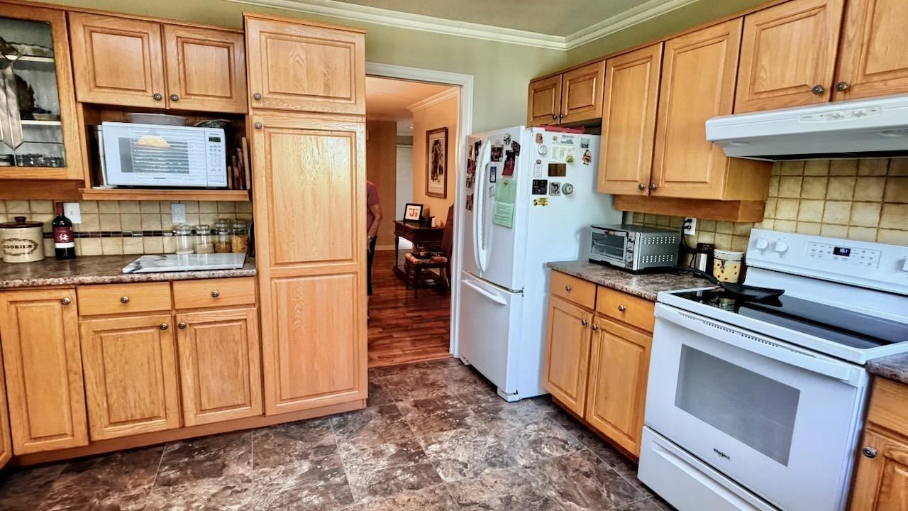 153 6875 121 Street Property Photo 17