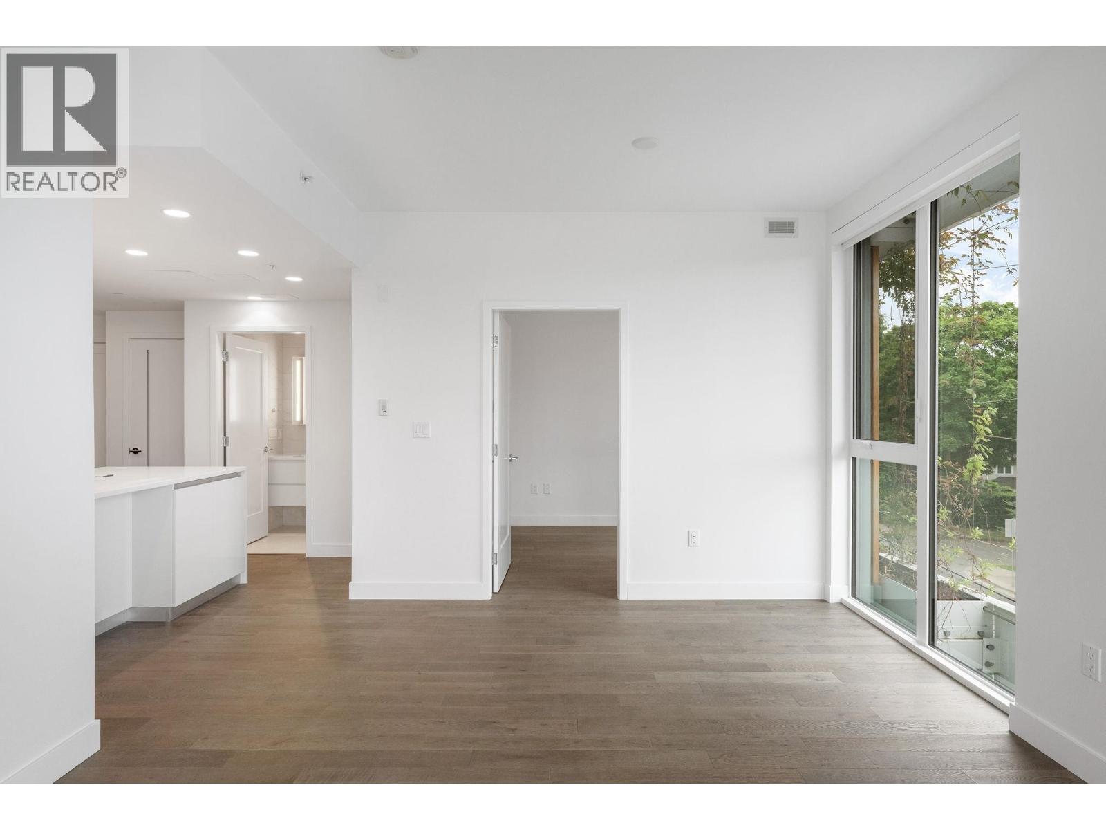 301 2888 Arbutus Street Property Photo 7