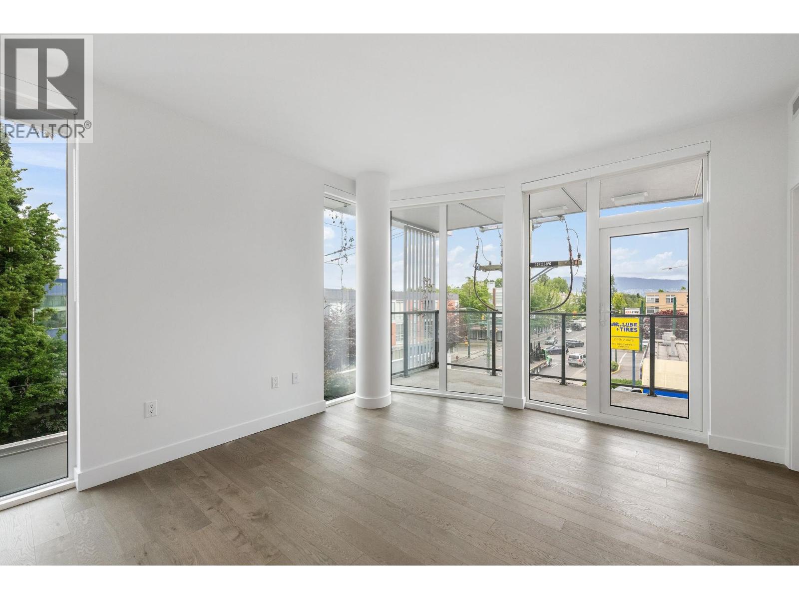 301 2888 Arbutus Street Property Photo 8