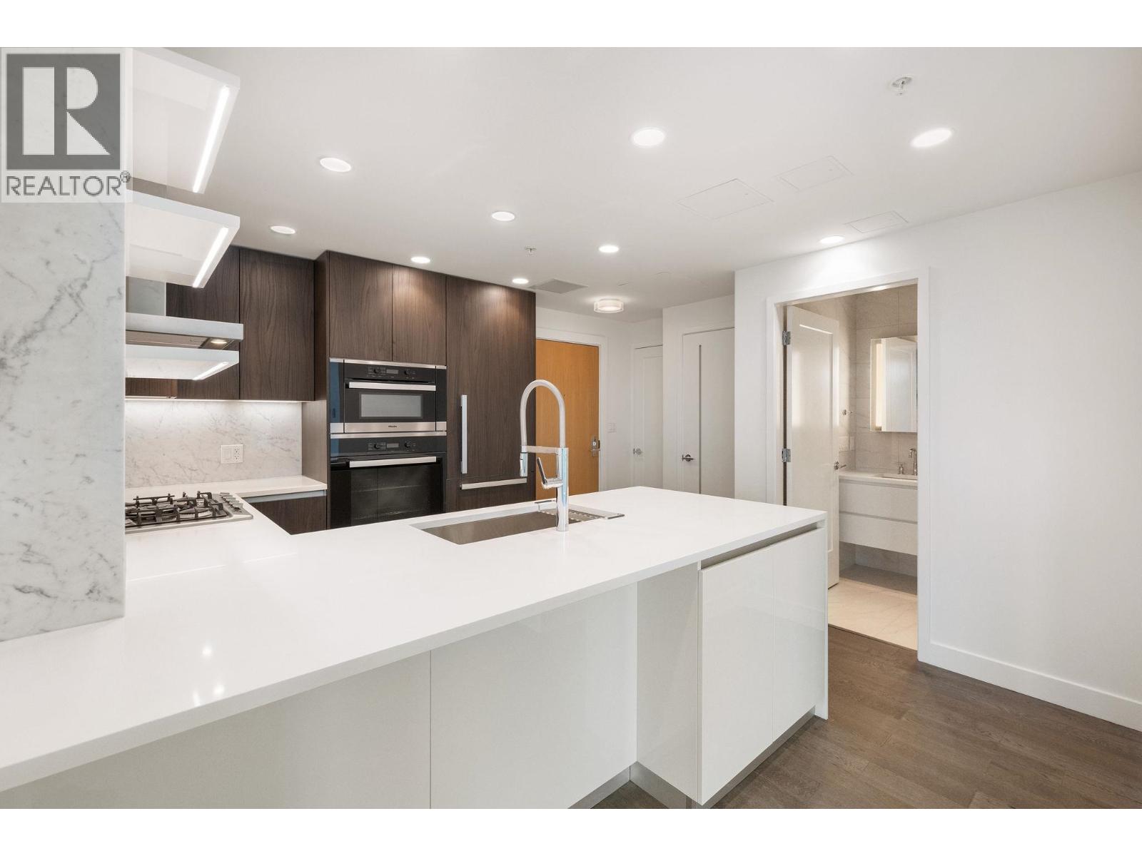 301 2888 Arbutus Street Property Photo 13