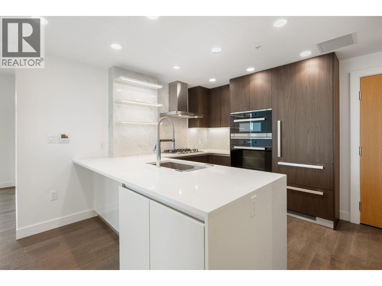 301 2888 Arbutus Street Property Photo 14
