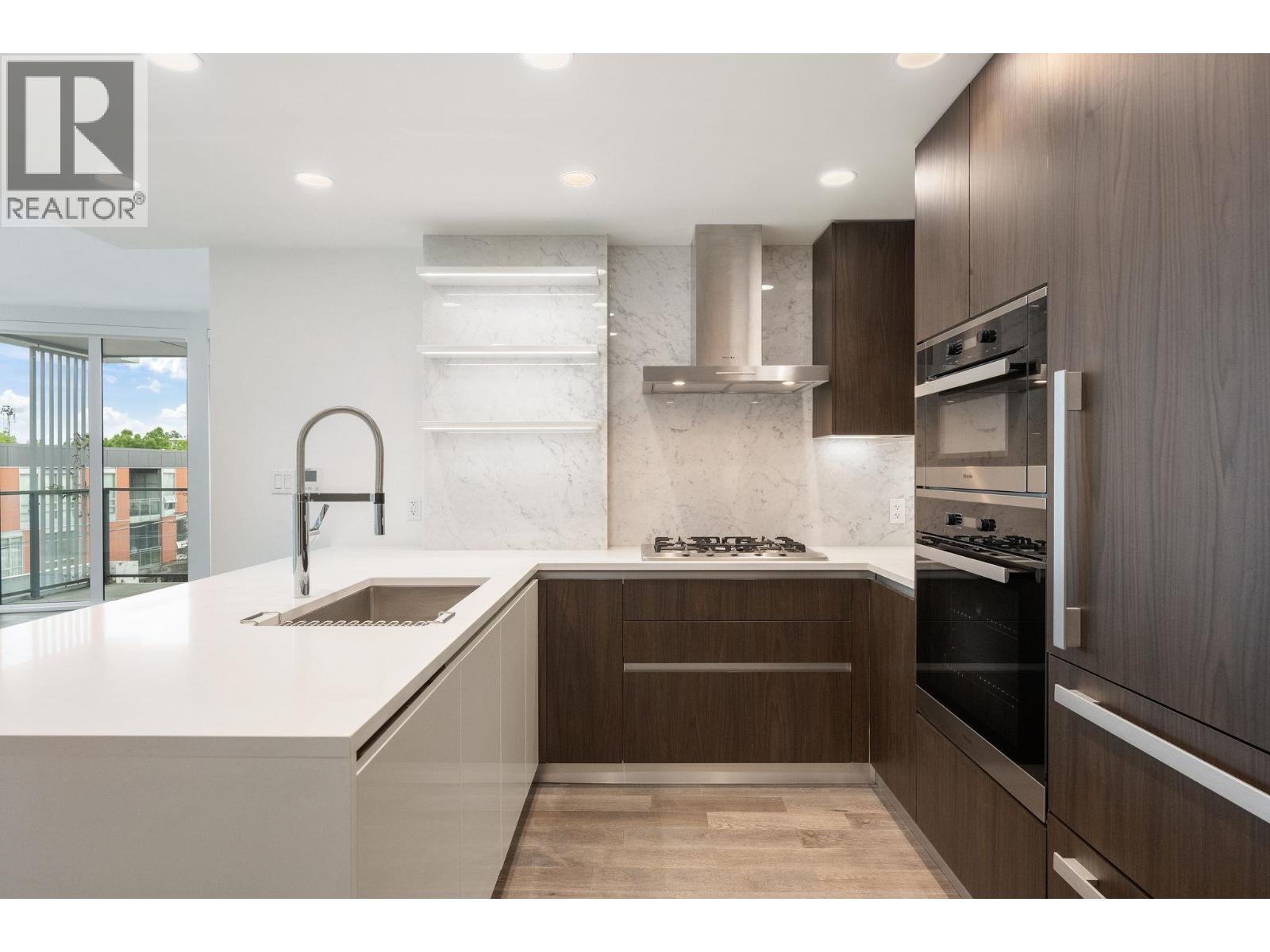 301 2888 Arbutus Street Property Photo 16