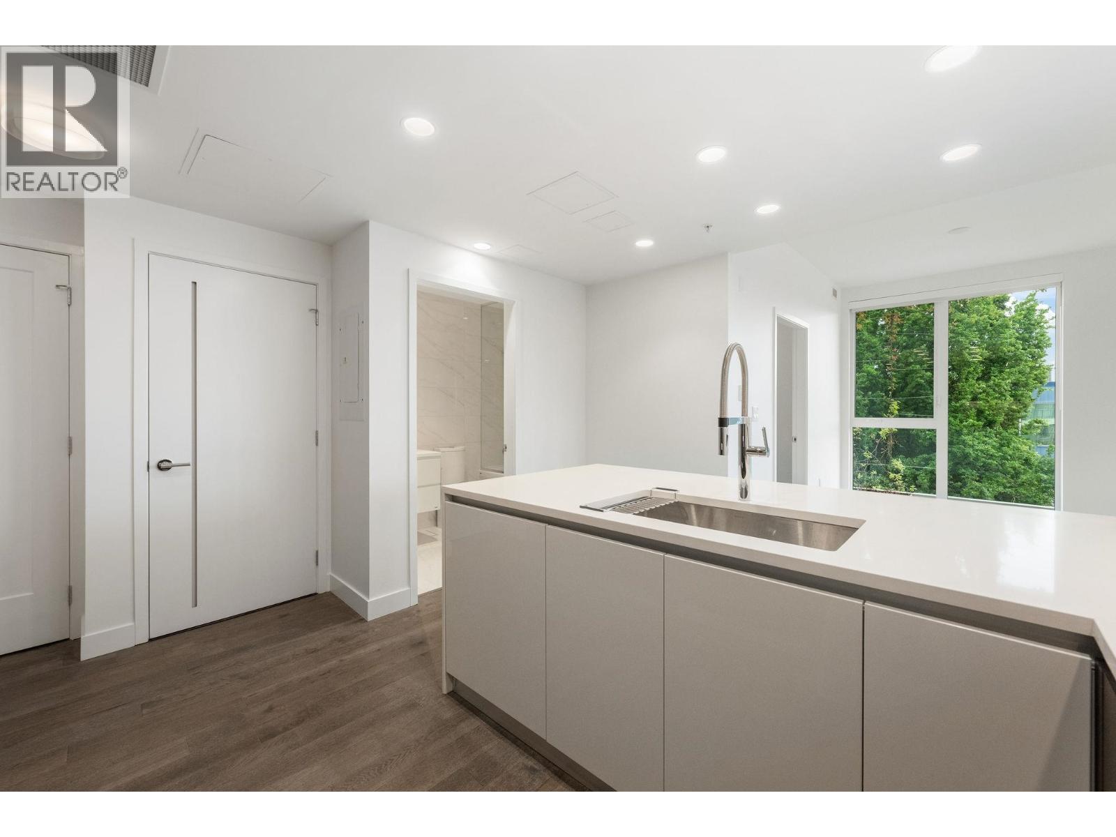 301 2888 Arbutus Street Property Photo 18