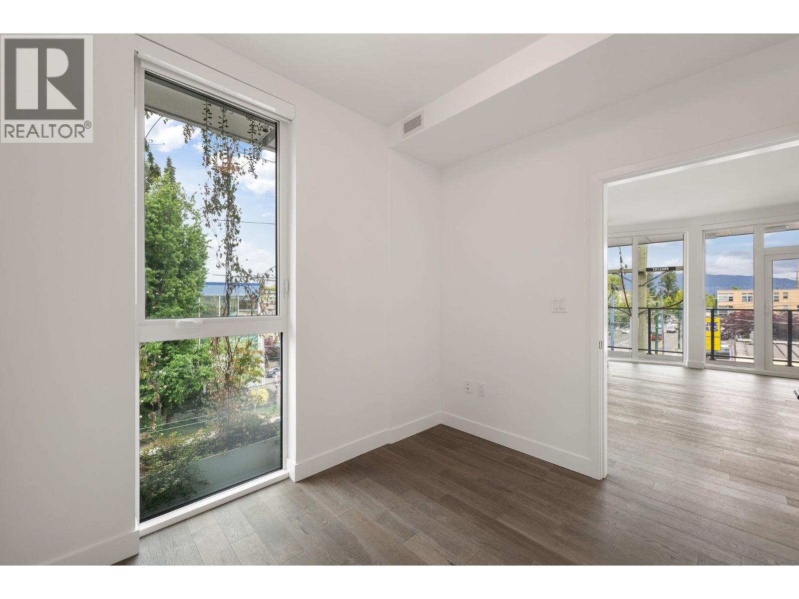 301 2888 Arbutus Street Property Photo 24