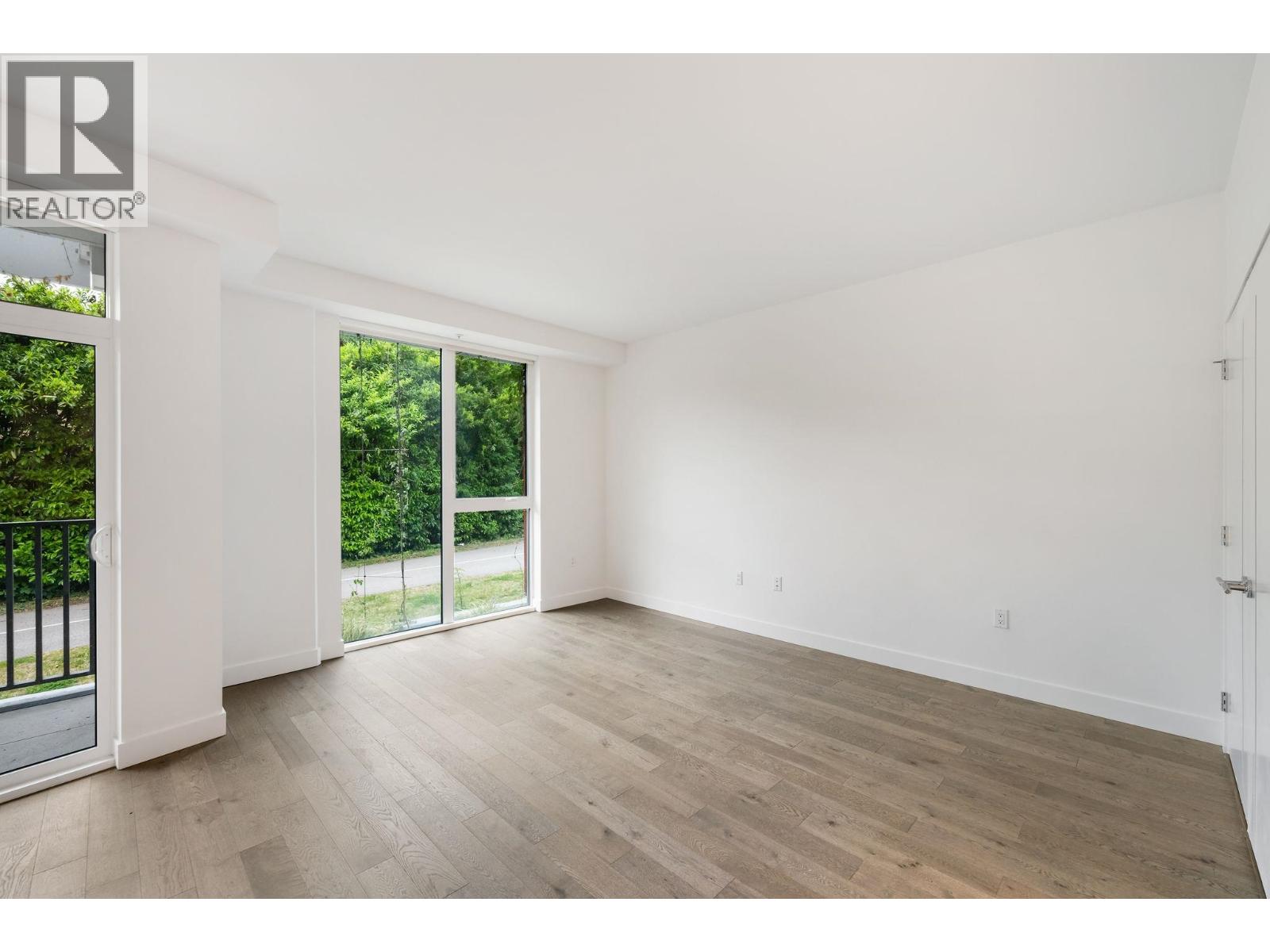 203 2888 Arbutus Street Property Photo 8