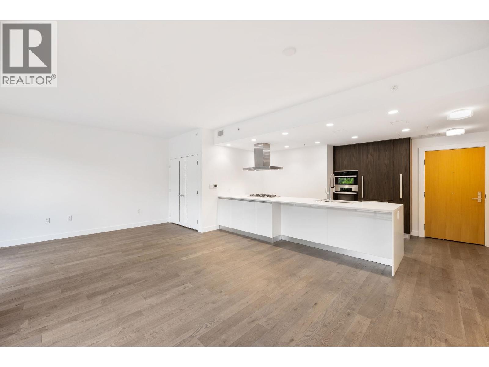 203 2888 Arbutus Street Property Photo 11