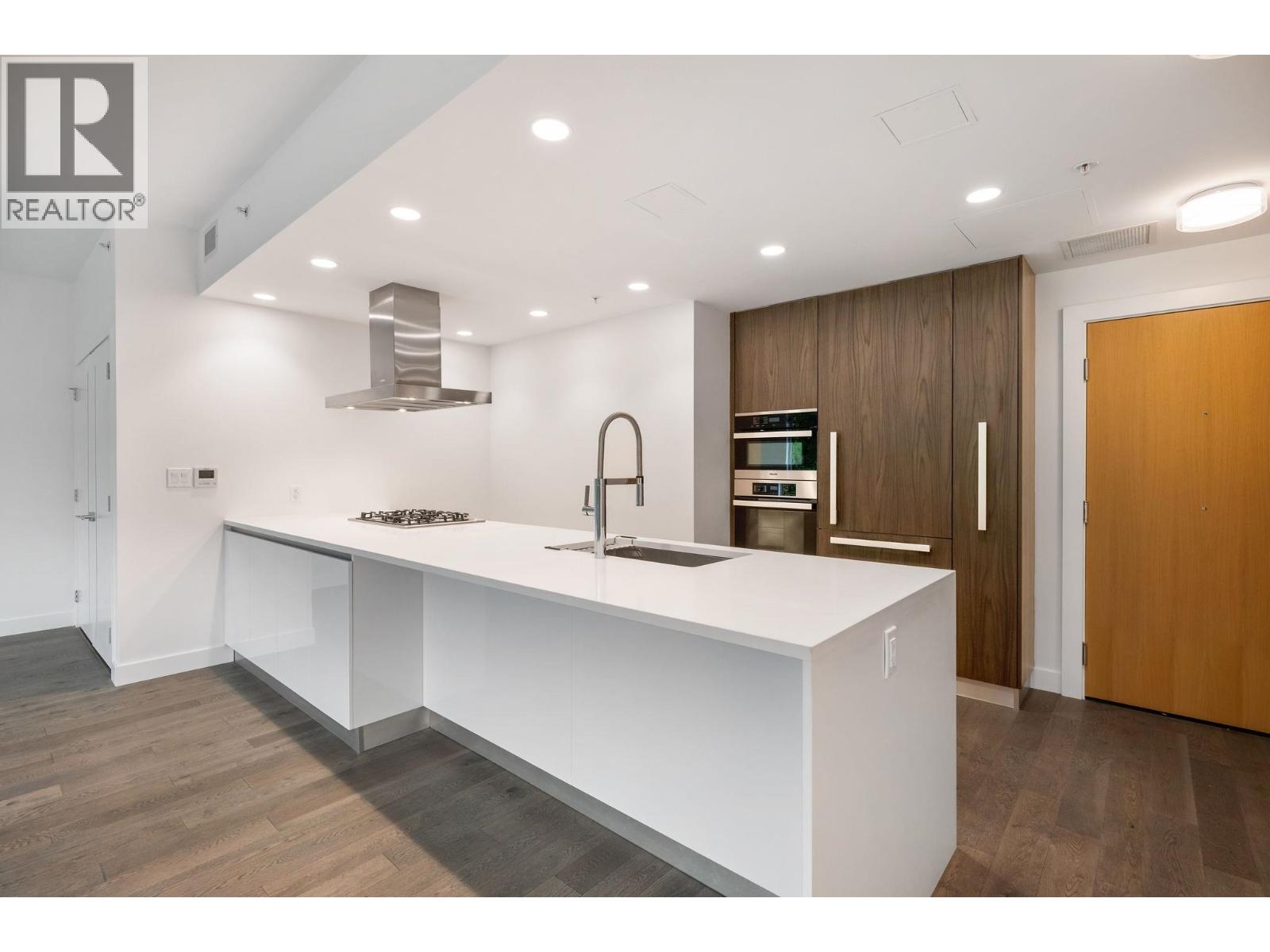 203 2888 Arbutus Street Property Photo 13