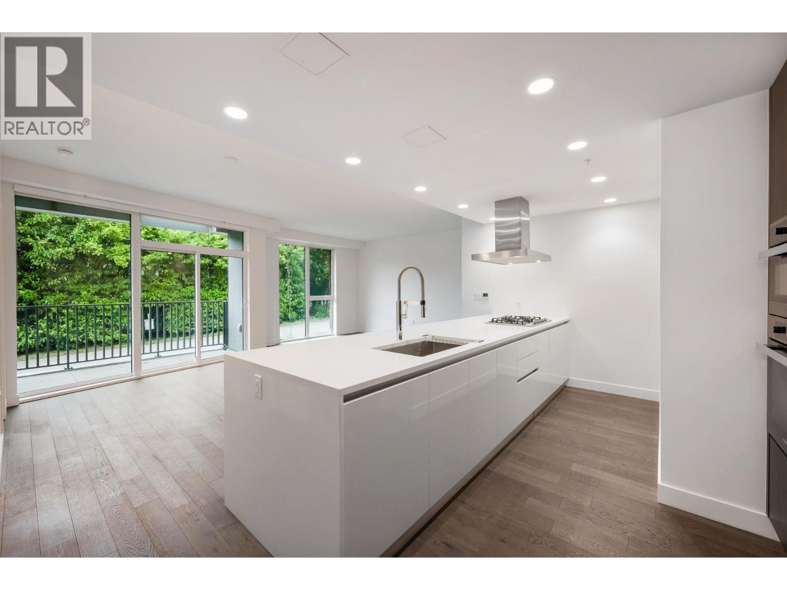 203 2888 Arbutus Street Property Photo 15
