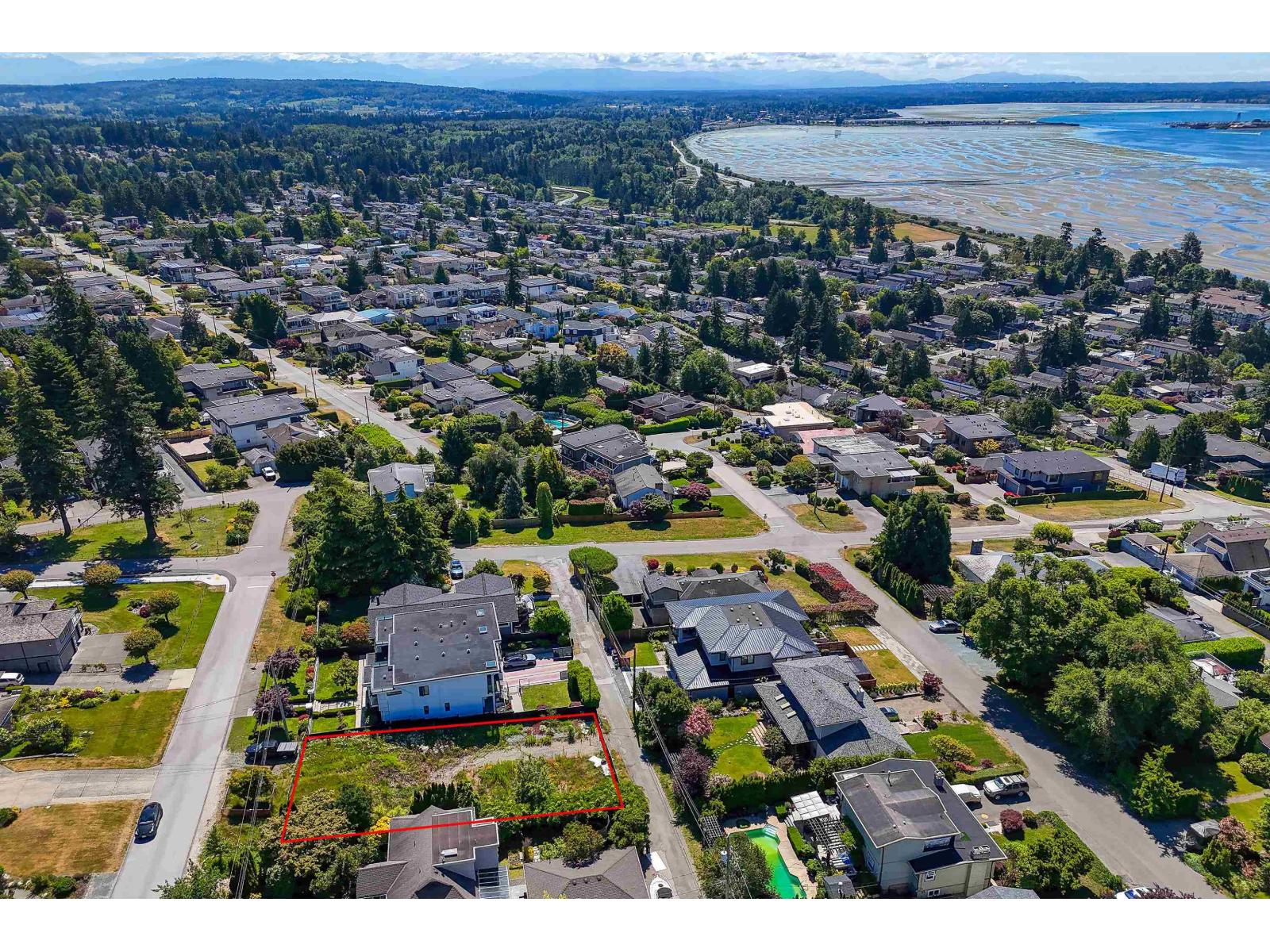 15554 Cliff Avenue Property Photo 8
