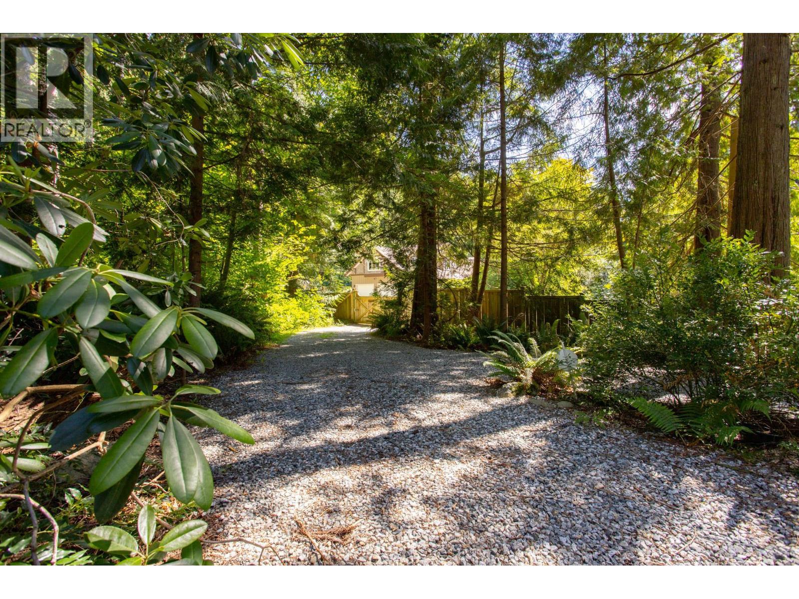 5225 Coombe Lane Property Photo 8