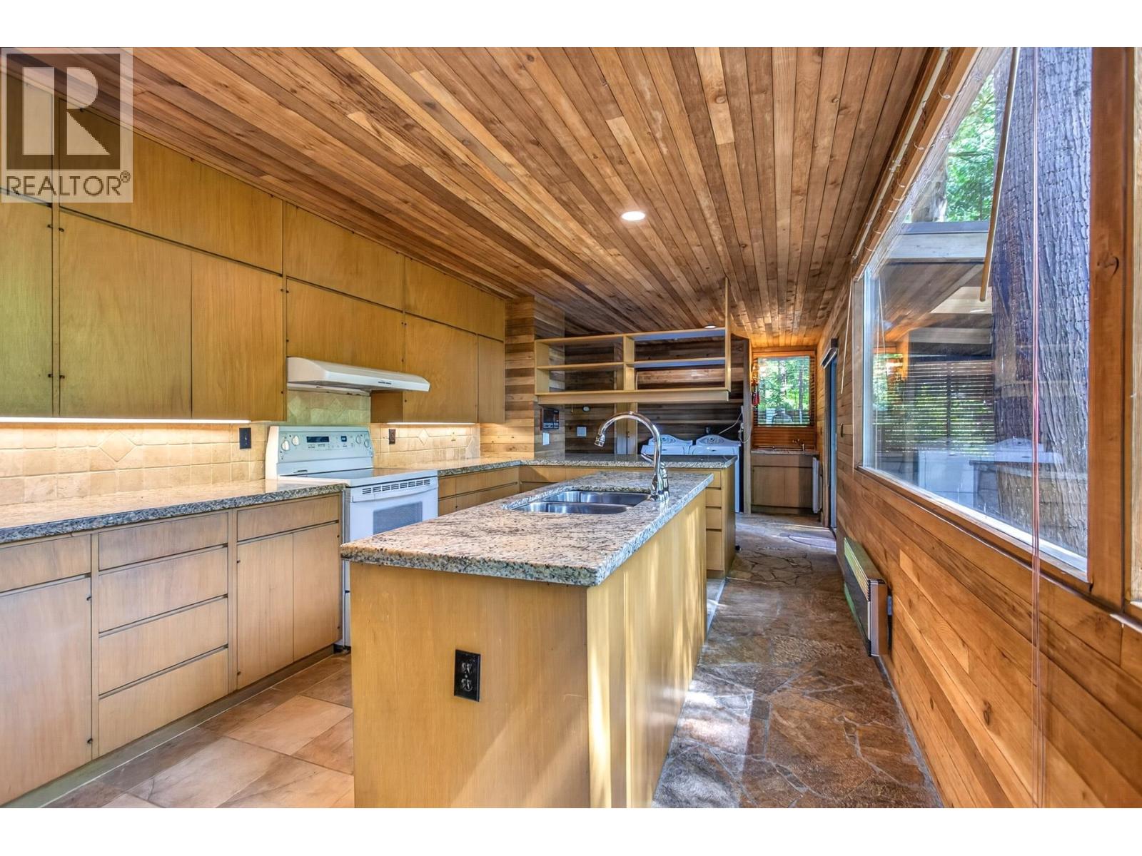 5225 Coombe Lane Property Photo 12