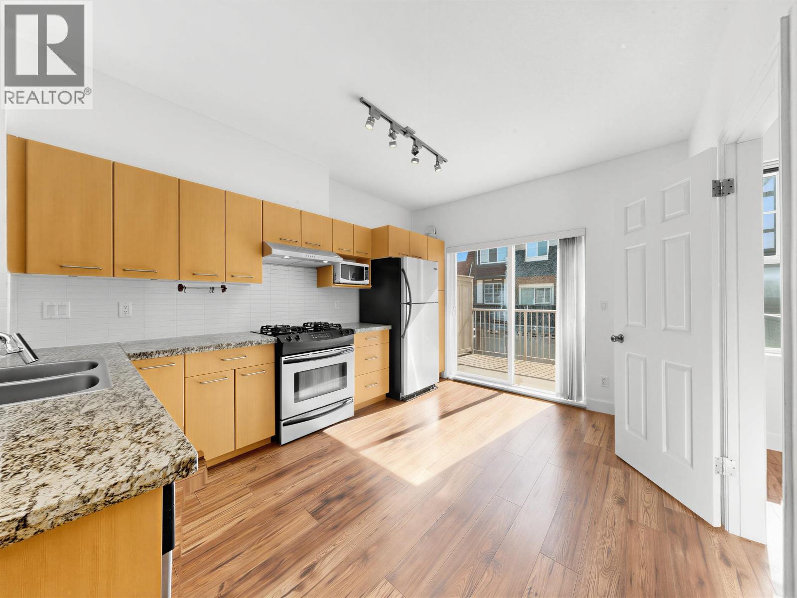 15 7331 Heather Street Property Photo 6