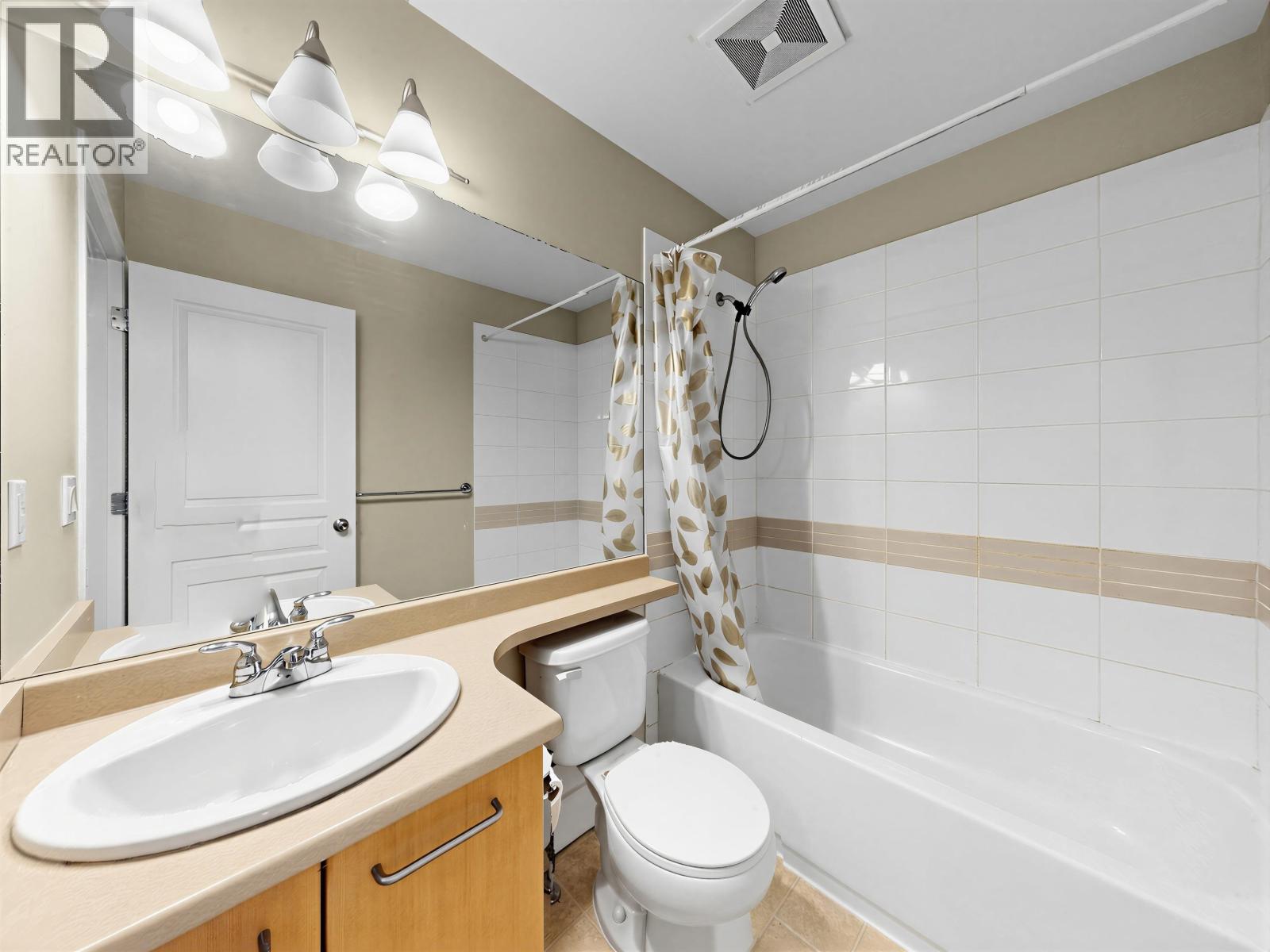 15 7331 Heather Street Property Photo 18