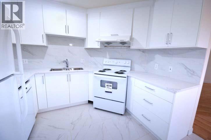 405 7071 Blundell Road Property Photo 8