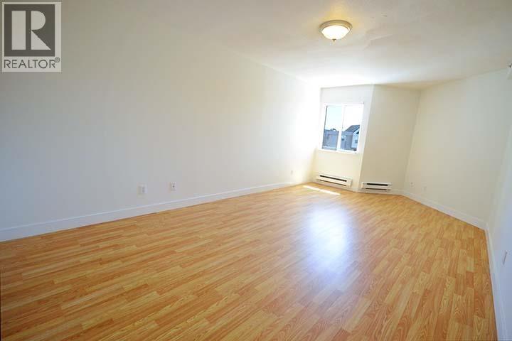 405 7071 Blundell Road Property Photo 9