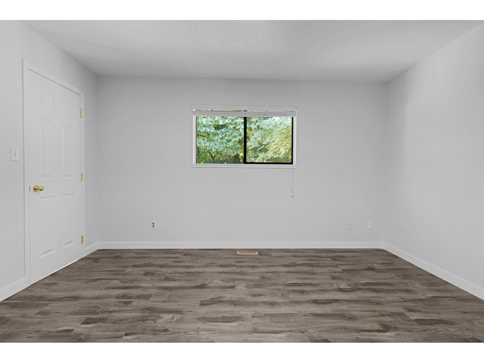8852 Charles Street Property Photo 14