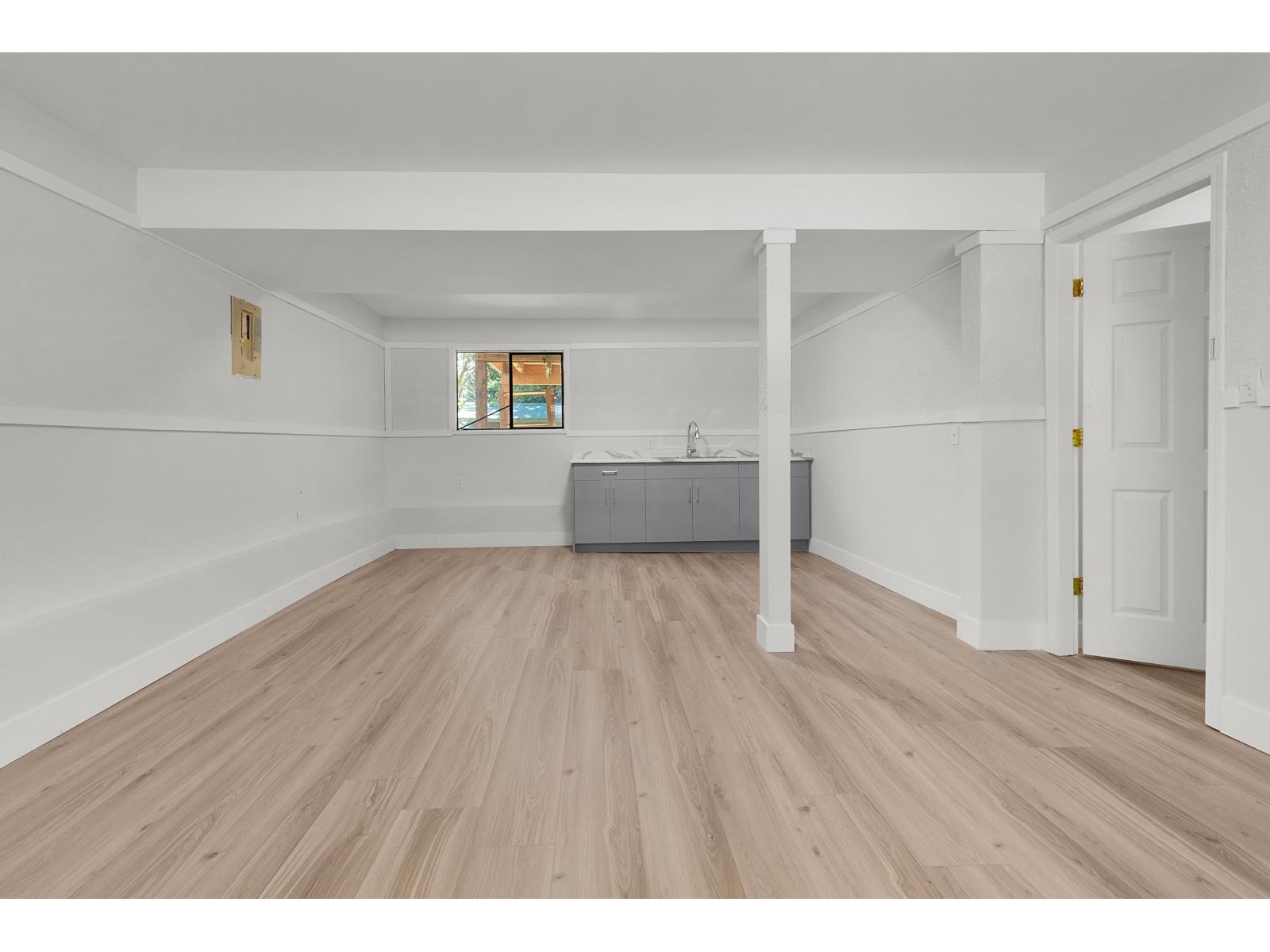 8852 Charles Street Property Photo 23