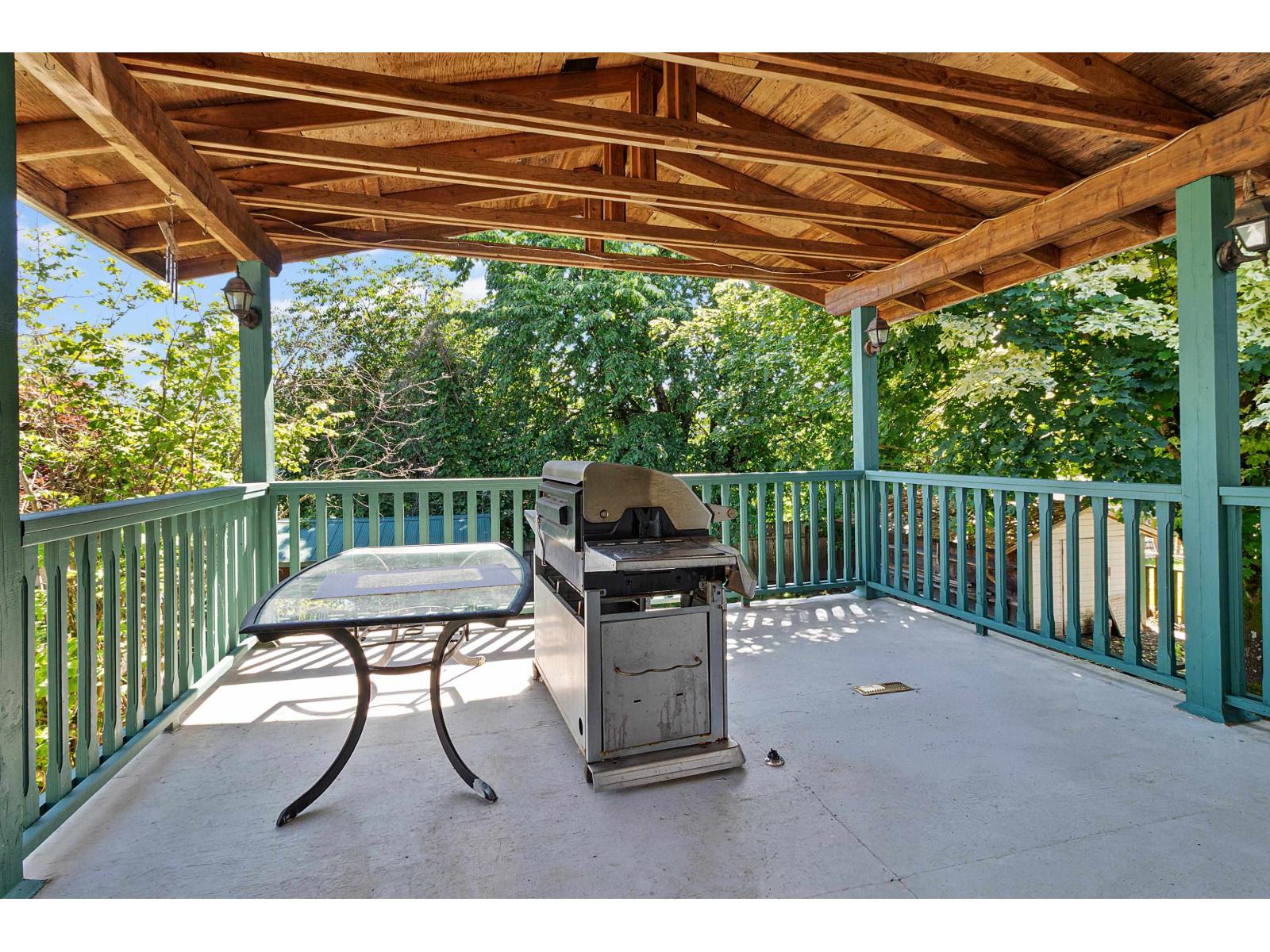 8852 Charles Street Property Photo 28