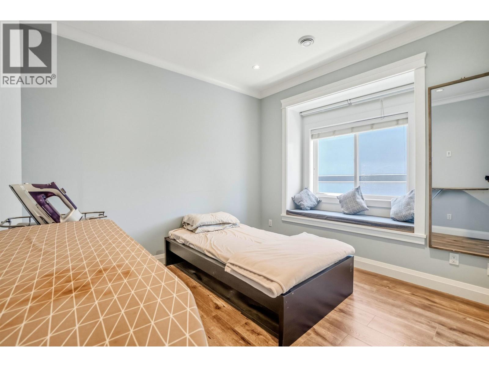 331 E Eighth Avenue Property Photo 16
