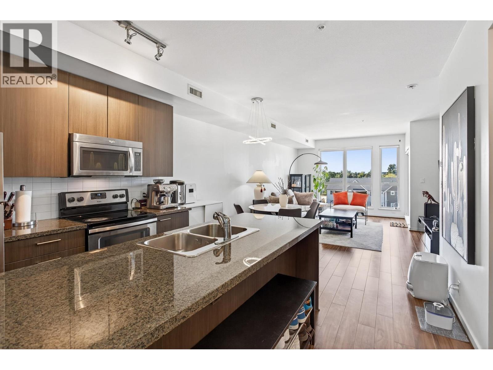 562 4099 Stolberg Street Property Photo 15