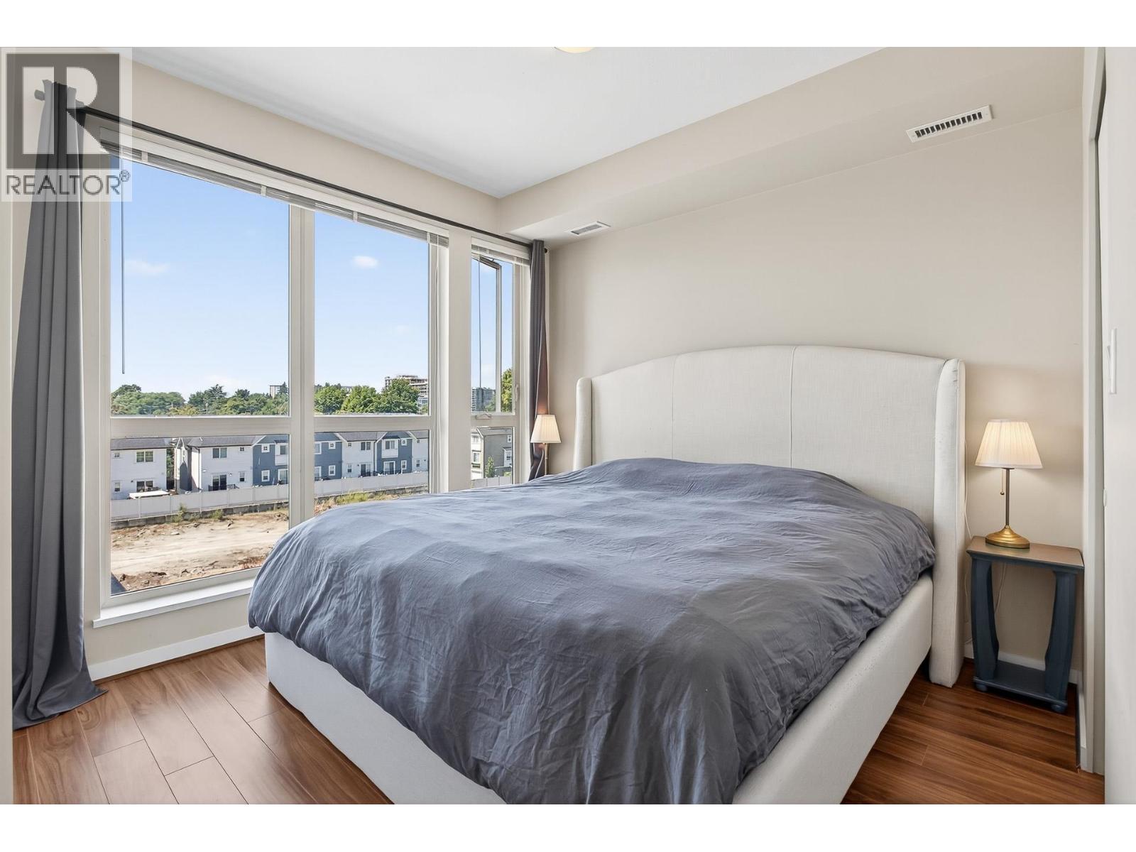562 4099 Stolberg Street Property Photo 18