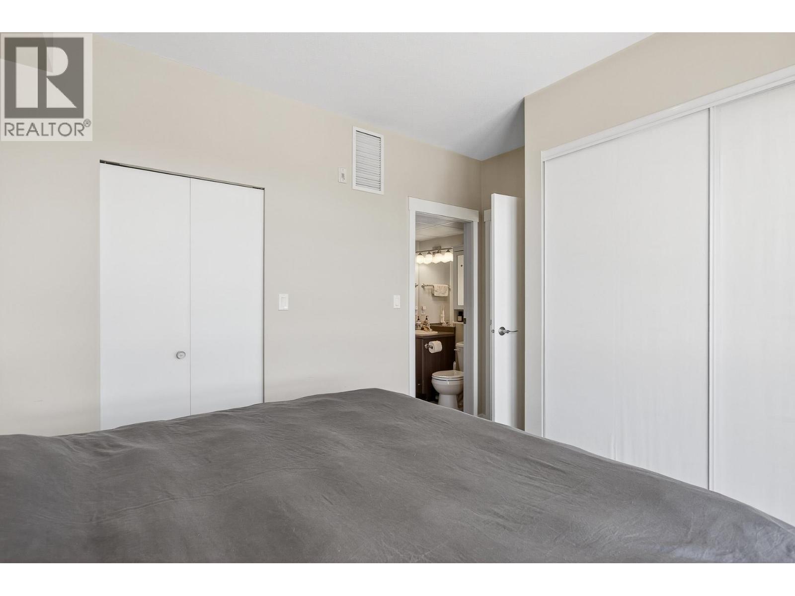562 4099 Stolberg Street Property Photo 19