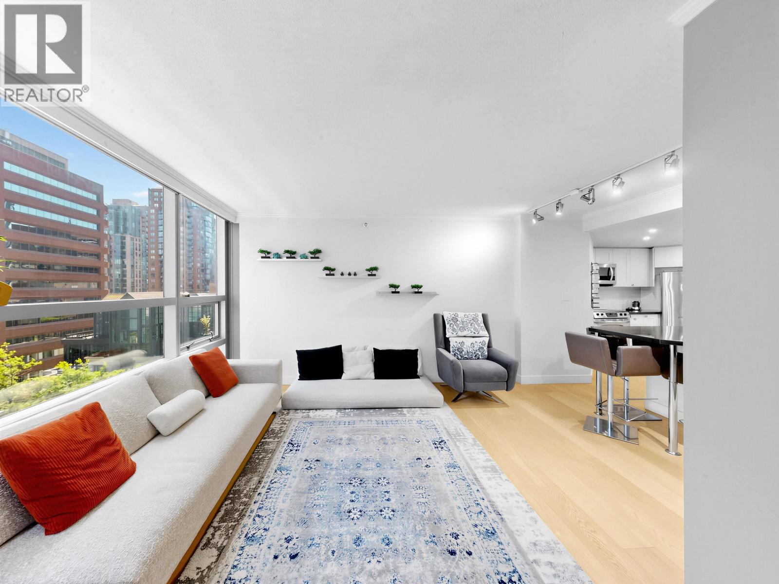708 1050 Burrard Street Property Photo 2