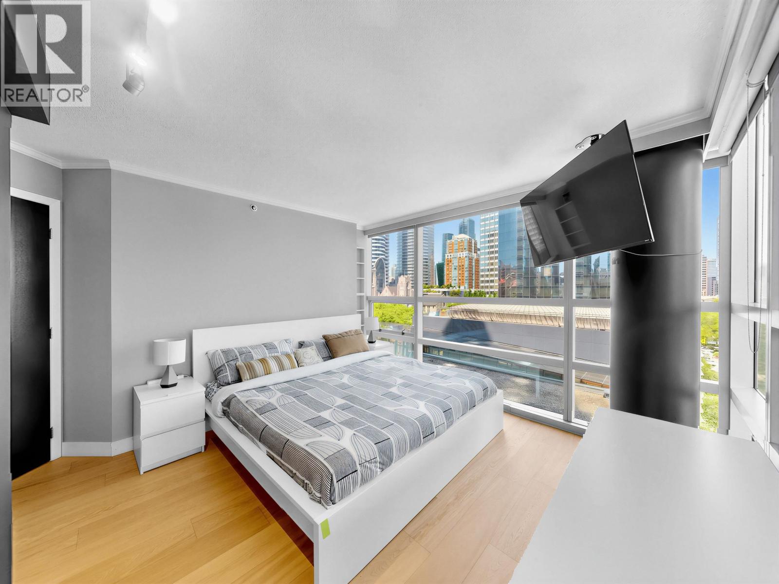 708 1050 Burrard Street Property Photo 8