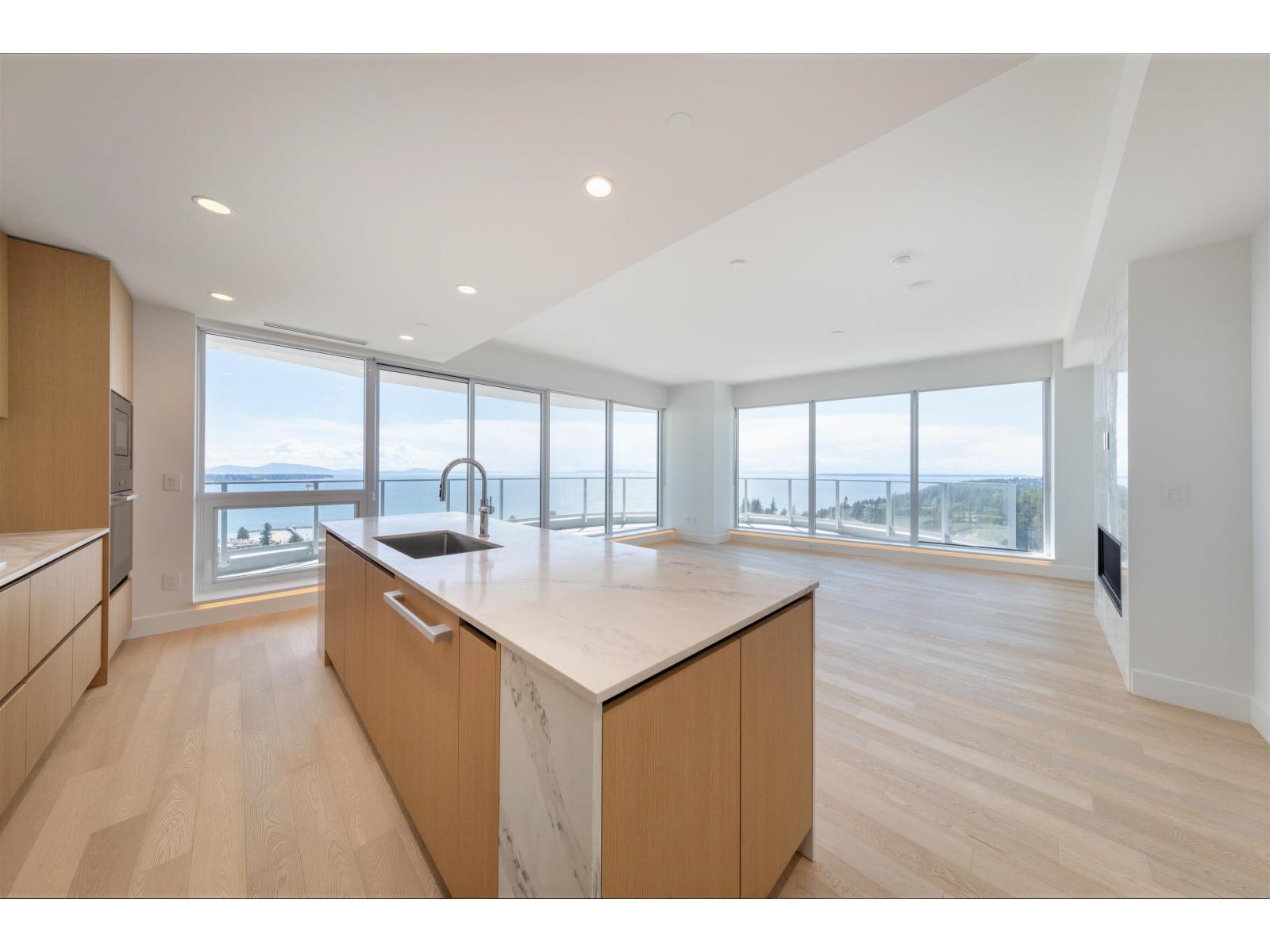 1605 1475 Foster Street Property Photo 3