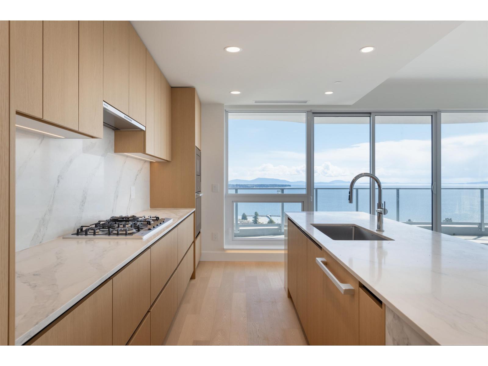 1605 1475 Foster Street Property Photo 6