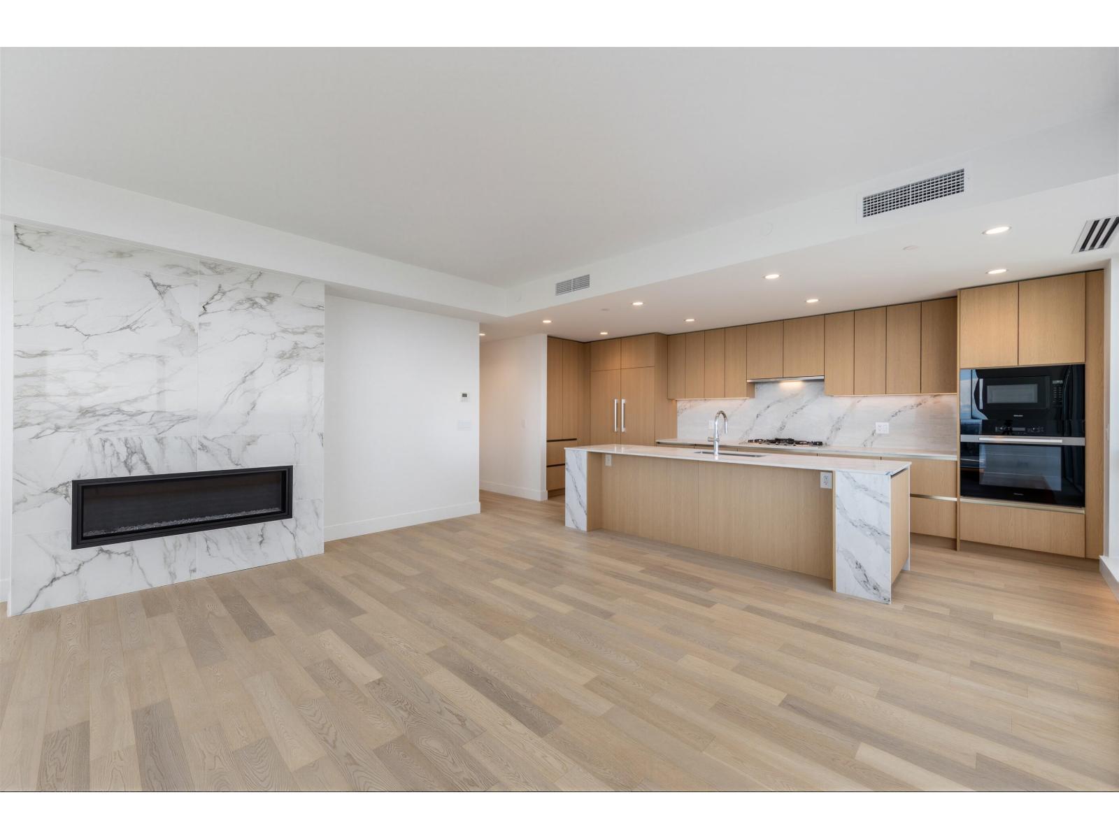 1605 1475 Foster Street Property Photo 10