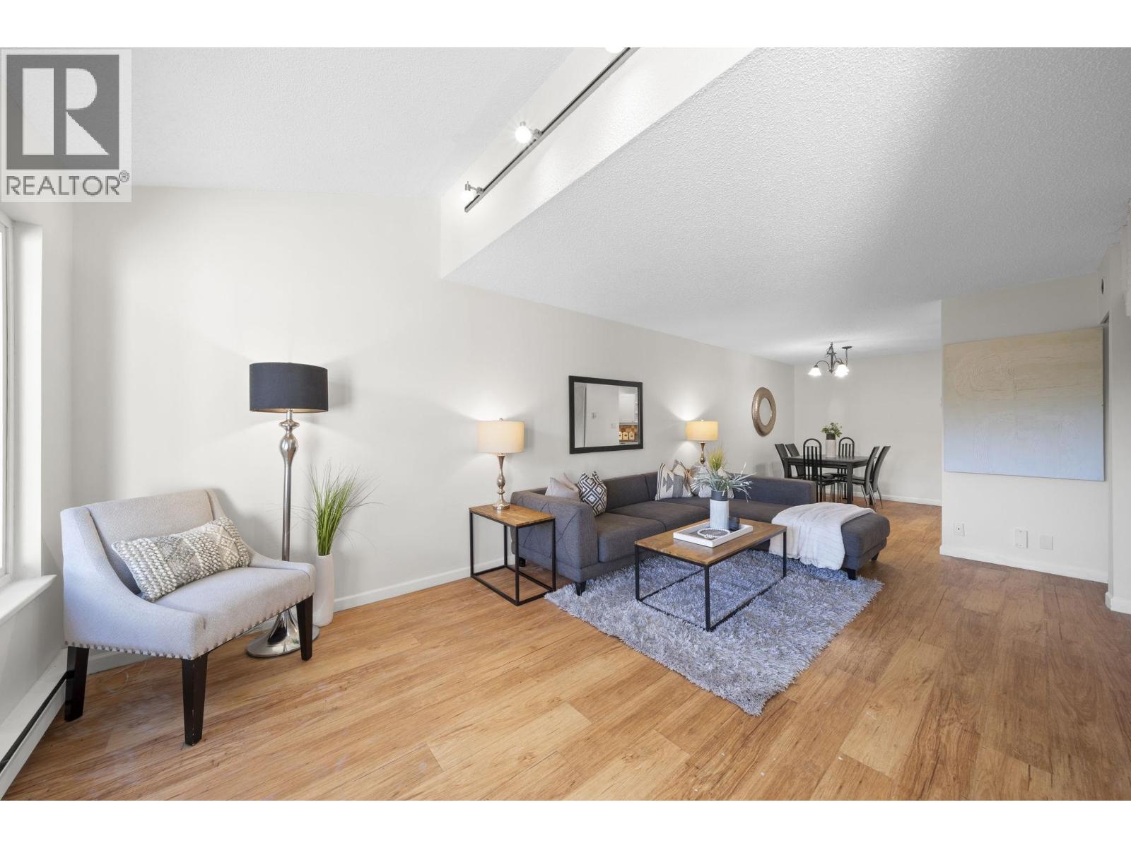 4896 47a Avenue Property Photo 4