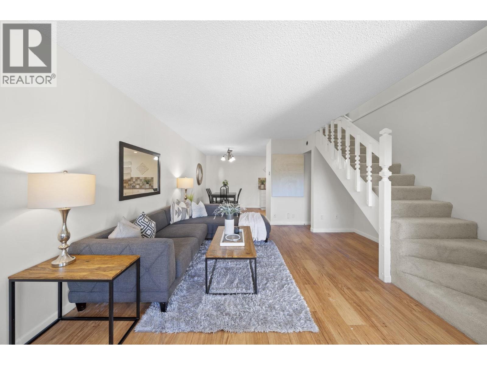 4896 47a Avenue Property Photo 5