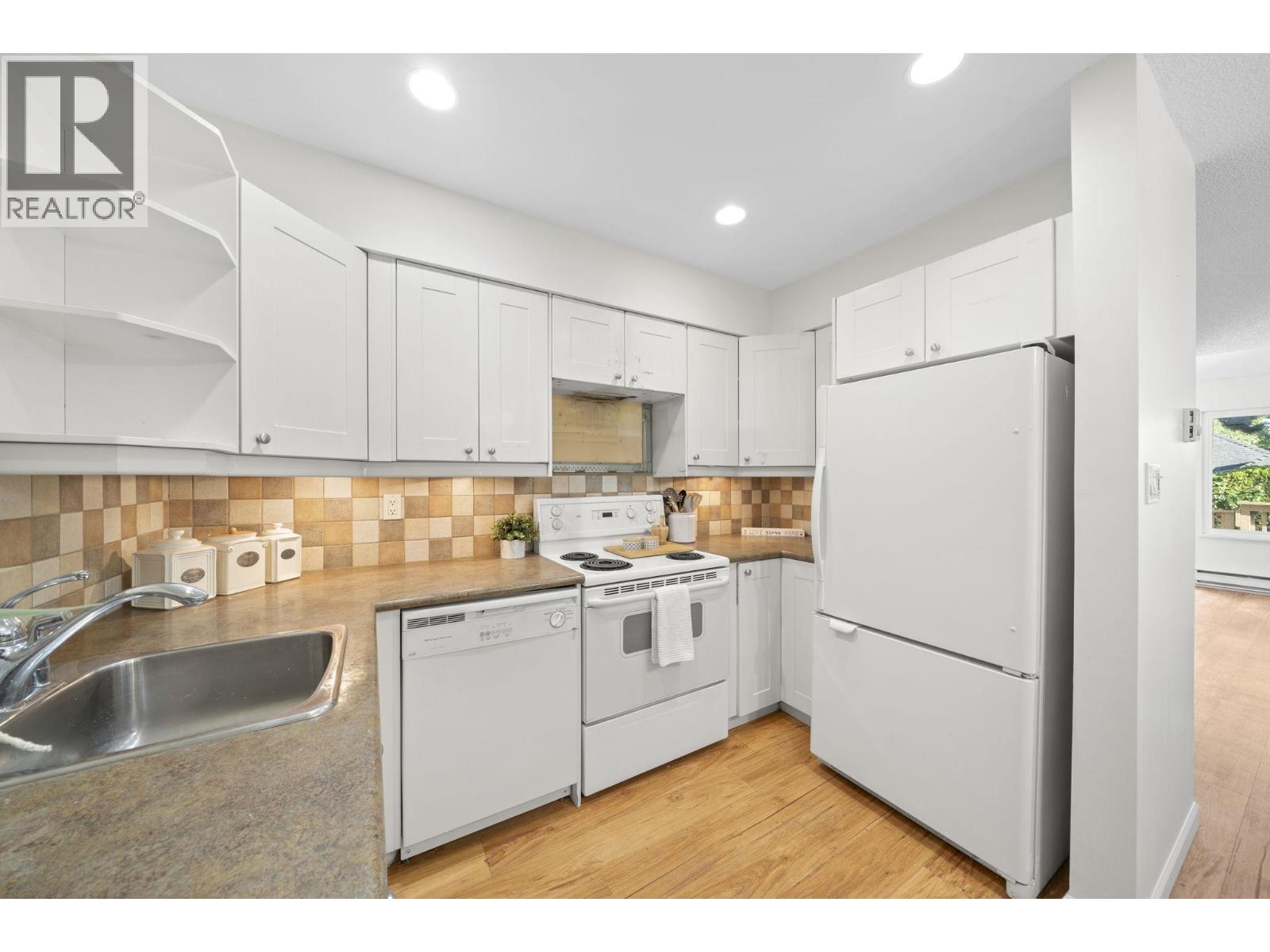 4896 47a Avenue Property Photo 12