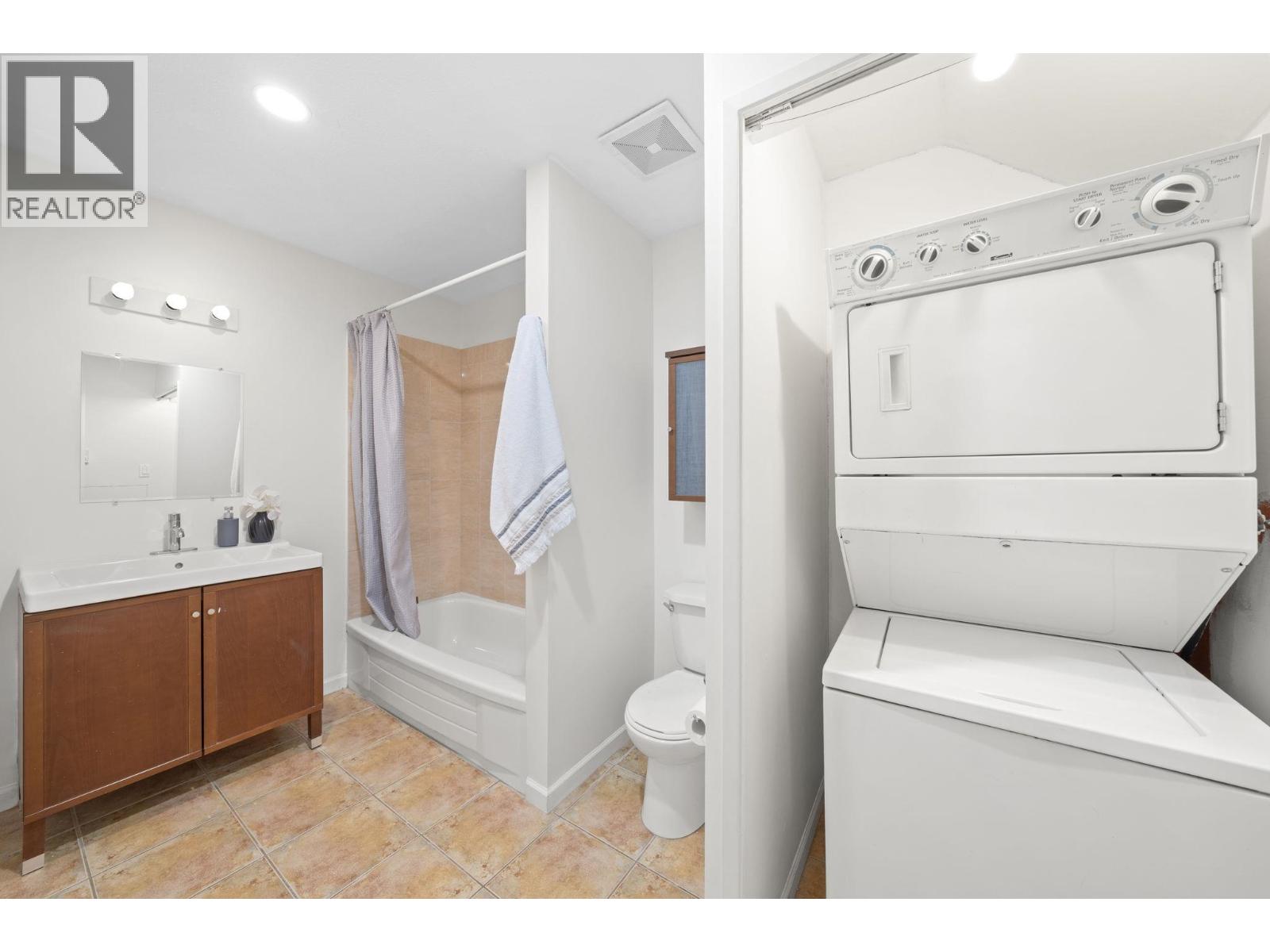 4896 47a Avenue Property Photo 18