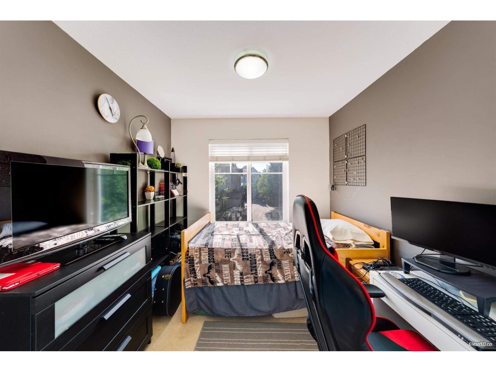 39 5858 142 Street Property Photo 9